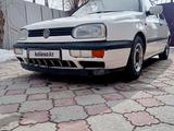 Volkswagen Golf 1994 года за 1 500 000 тг. в Алматы