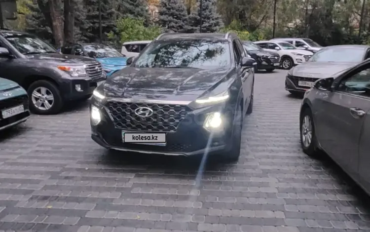 Hyundai Santa Fe 2019 года за 14 000 000 тг. в Алматы