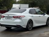 Toyota Camry 2023 года за 15 000 000 тг. в Уральск – фото 3