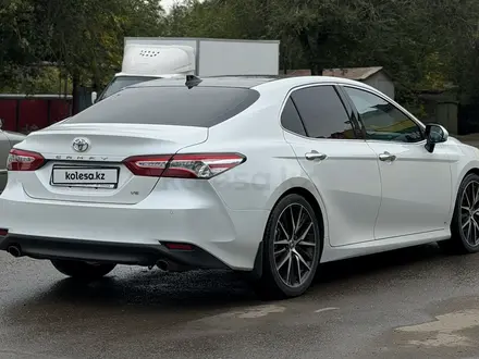 Toyota Camry 2023 года за 15 000 000 тг. в Уральск – фото 3