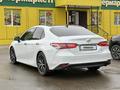 Toyota Camry 2023 года за 15 000 000 тг. в Уральск – фото 4