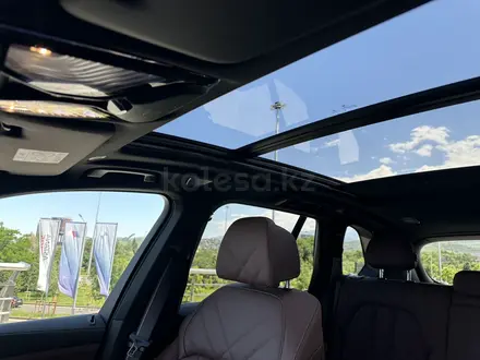 BMW X5 2025 года за 66 000 000 тг. в Алматы – фото 8
