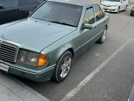 Mercedes-Benz E 230 1991 года за 1 000 000 тг. в Алматы – фото 4