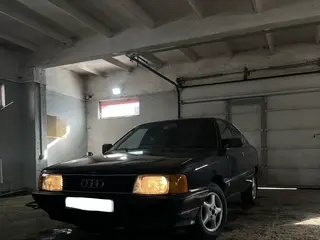 Audi 100