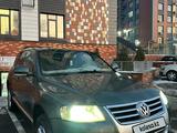 Volkswagen Touareg 2005 годаfor4 500 000 тг. в Алматы – фото 4