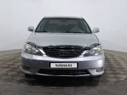 Toyota Camry 2005 года за 3 500 000 тг. в Астана – фото 2