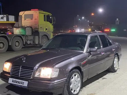 Mercedes-Benz E 280 1993 года за 2 000 000 тг. в Алматы