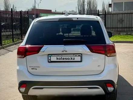 Mitsubishi Outlander 2022 года за 11 490 000 тг. в Алматы – фото 10