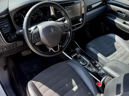 Mitsubishi Outlander 2022 года за 11 490 000 тг. в Алматы – фото 21