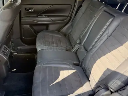 Mitsubishi Outlander 2022 года за 11 490 000 тг. в Алматы – фото 27