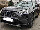 Toyota RAV4 2021 года за 18 400 000 тг. в Астана