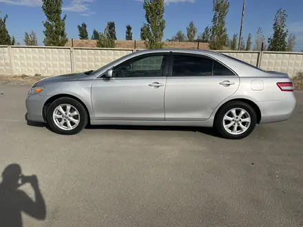 Toyota Camry 2011 года за 6 500 000 тг. в Курмангазы – фото 3