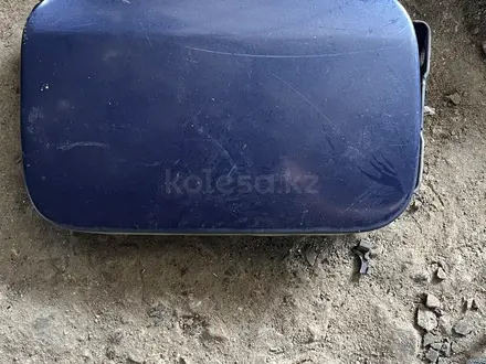 Лючок бензобака w210 w202 за 10 000 тг. в Алматы