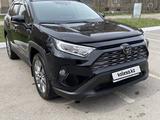 Toyota RAV4 2021 года за 17 600 000 тг. в Караганда – фото 3