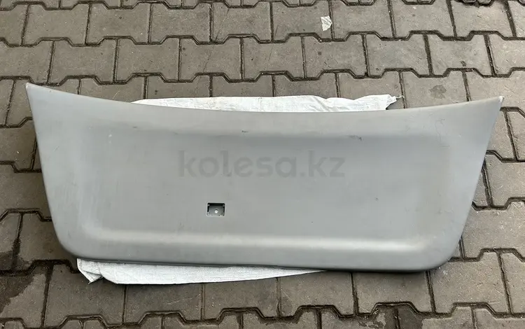 Обшивка на багажник в оригиналеүшін25 000 тг. в Алматы