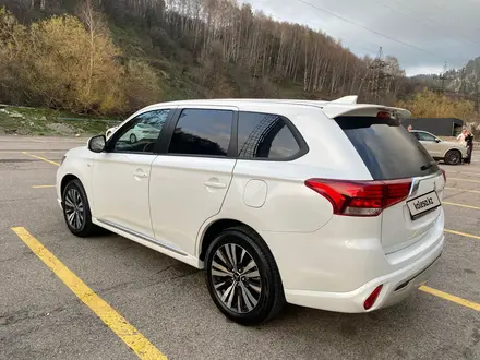 Mitsubishi Outlander 2022 года за 13 300 000 тг. в Алматы – фото 4