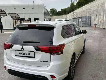 Mitsubishi Outlander 2022 года за 13 000 000 тг. в Алматы – фото 13