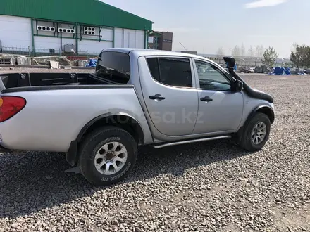 Mitsubishi L200 2012 года за 6 500 000 тг. в Караганда – фото 2