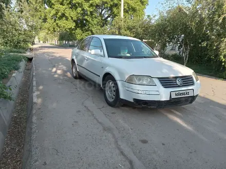 Volkswagen Passat 2003 года за 2 000 000 тг. в Уральск – фото 4