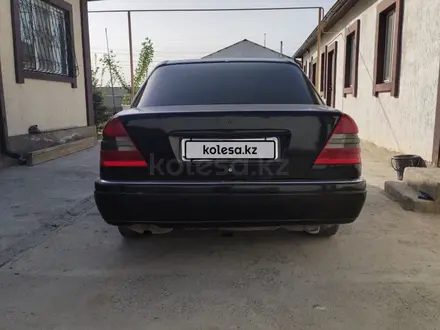 Mercedes-Benz C 230 1994 года за 1 800 000 тг. в Атырау – фото 2