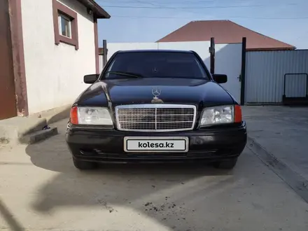 Mercedes-Benz C 230 1994 года за 1 800 000 тг. в Атырау