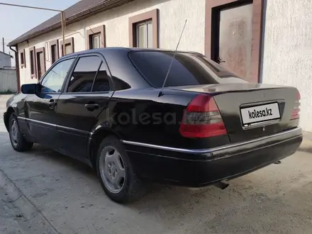 Mercedes-Benz C 230 1994 года за 1 800 000 тг. в Атырау – фото 3