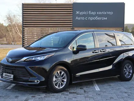 Toyota Sienna 2021 года за 23 990 000 тг. в Кокшетау