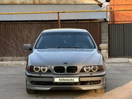 BMW 528 1998 года за 2 750 000 тг. в Алматы