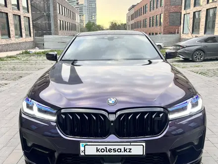 BMW 540 2017 года за 23 000 000 тг. в Алматы – фото 28