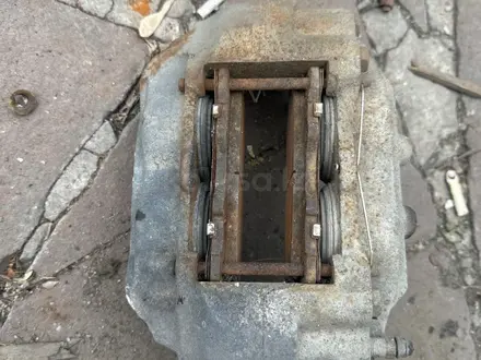 Суппорт передний левый за 17 000 тг. в Астана