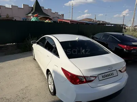 Hyundai Sonata 2013 года за 3 500 000 тг. в Атырау – фото 10