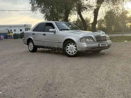 Mercedes-Benz C 280 1995 года за 1 250 000 тг. в Алматы – фото 4