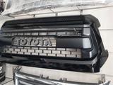 Решетка радиатора Тойота Тундра за 120 000 тг. в Алматы