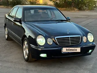 Mercedes-Benz E 320