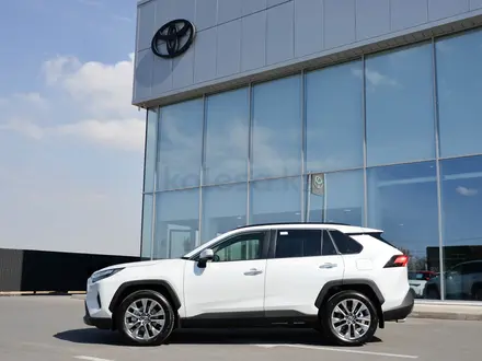 Toyota RAV4 Luxe 2025 года за 20 990 000 тг. в Шымкент – фото 3
