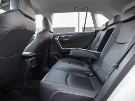 Toyota RAV4 Luxe 2025 года за 20 990 000 тг. в Шымкент – фото 11