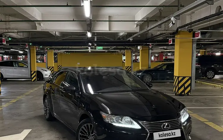 Lexus ES 300h 2014 года за 11 000 000 тг. в Алматы