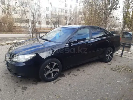 Toyota Camry 2002 года за 4 600 000 тг. в Актобе – фото 2