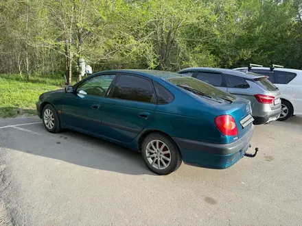 Toyota Avensis 1998 годаүшін2 150 000 тг. в Семей