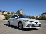 Toyota Camry 2018 года за 13 500 000 тг. в Актау – фото 2