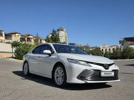 Toyota Camry 2018 года за 14 000 000 тг. в Актау – фото 2
