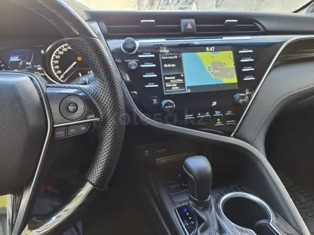 Toyota Camry 2018 года за 14 000 000 тг. в Актау – фото 11