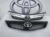Решетки радиатора Toyota Camry 50 USA за 15 000 тг. в Алматы