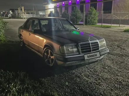 Mercedes-Benz E 260 1989 года за 1 100 000 тг. в Приозерск