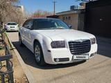 Chrysler 300C 2008 годаүшін4 800 000 тг. в Алматы – фото 2