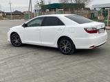 Toyota Camry 2015 года за 11 500 000 тг. в Атырау – фото 5