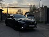 Toyota Camry 2020 года за 14 800 000 тг. в Алматы – фото 2