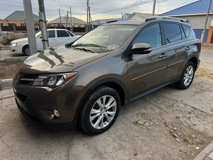 Toyota RAV4 2015 года за 8 000 000 тг. в Атырау – фото 27