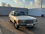 Mercedes-Benz E 200 1983 года за 4 000 000 тг. в Костанай