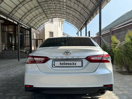 Toyota Camry 2019 года за 15 500 000 тг. в Тараз – фото 3